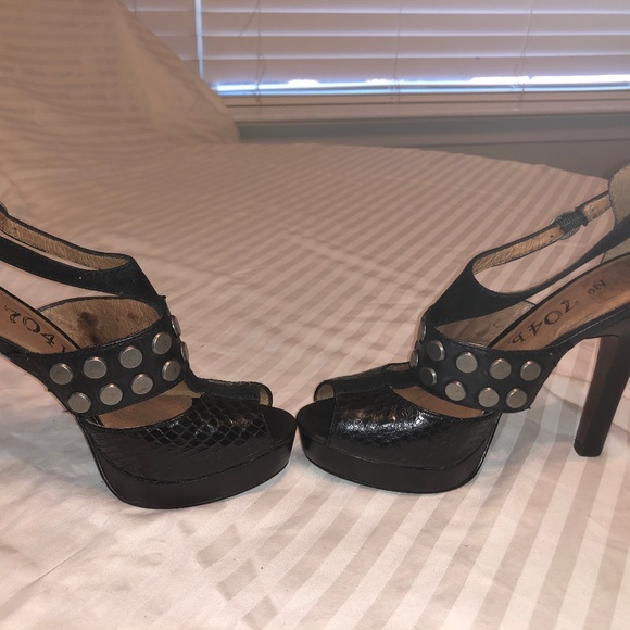 NEW! No 704B. black leather platforms - Picture 3 of 5